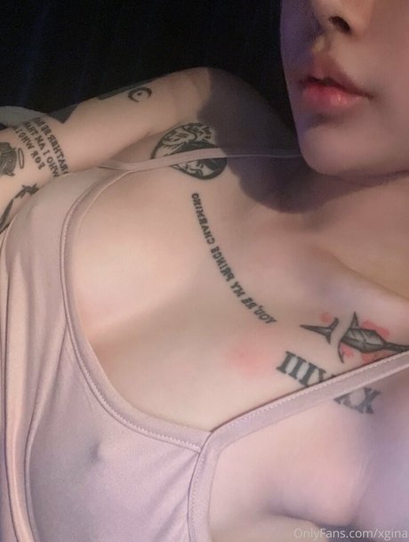 Xgina セクシーモデル 写真