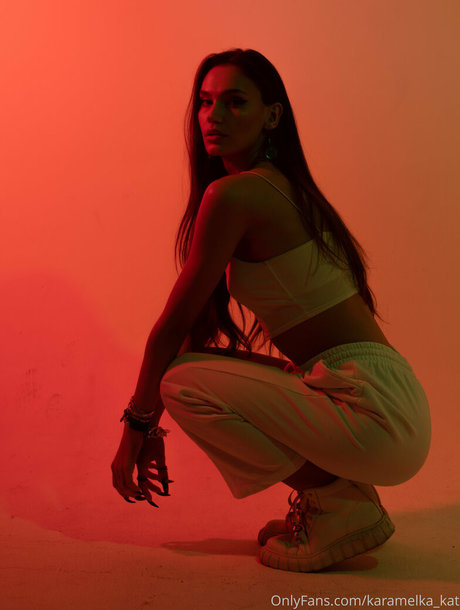 BBC売春婦OnlyFans アート裸 写真