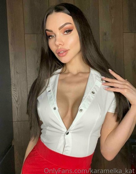 ティーンシーメールオンリーファンズ ポルノグラフィック 写真