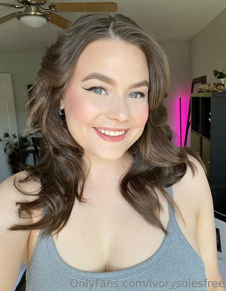 ivorysolesfree 裸の女優 ギャラリー