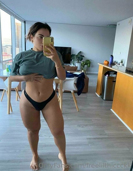 freelilthiccckk ポルノスター アダルト 写真