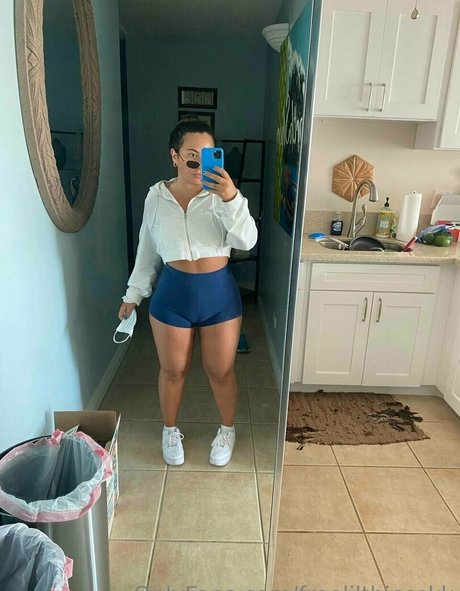 freelilthiccckk ポルノスター 美しい 写真