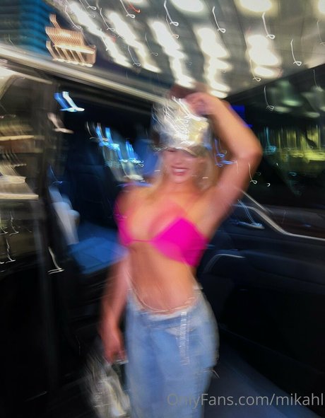 アジアン・エボニー・オンリーファンズ アダルト 写真