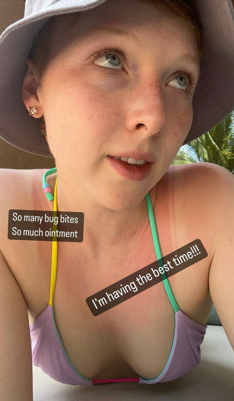 Molly Quinn アート女優 ギャラリー