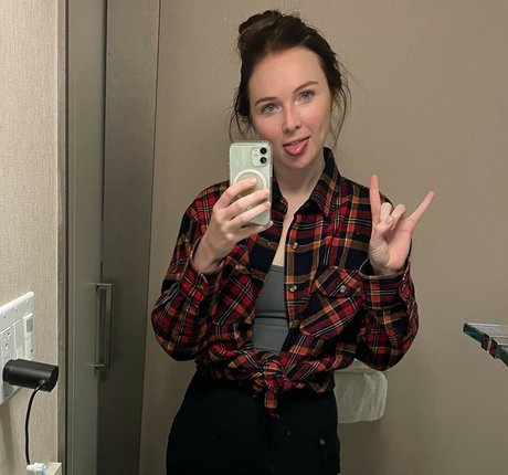 Molly Quinn かわいいスター 写真