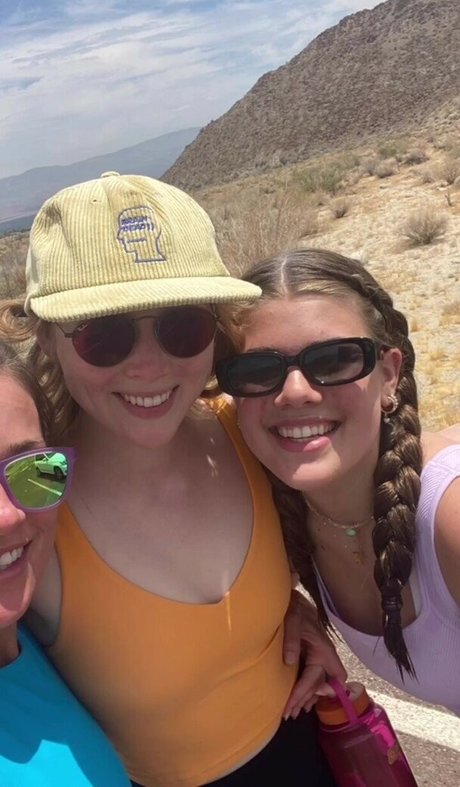 Molly Quinn ヌードモデル 画像