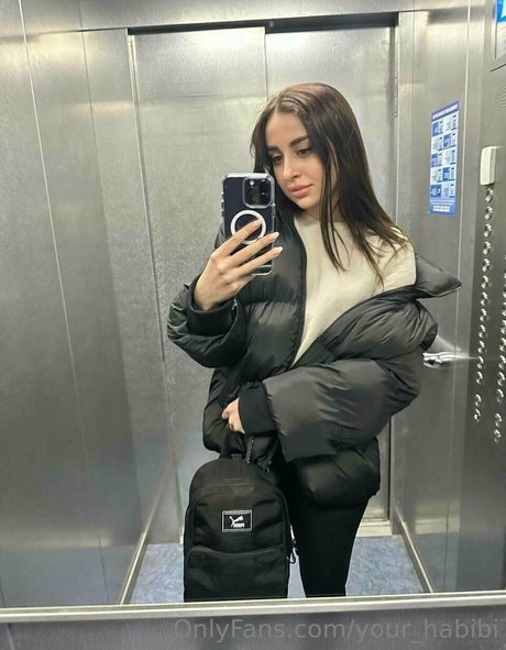 ダーティトークオンリーファンズ ポルノ 写真