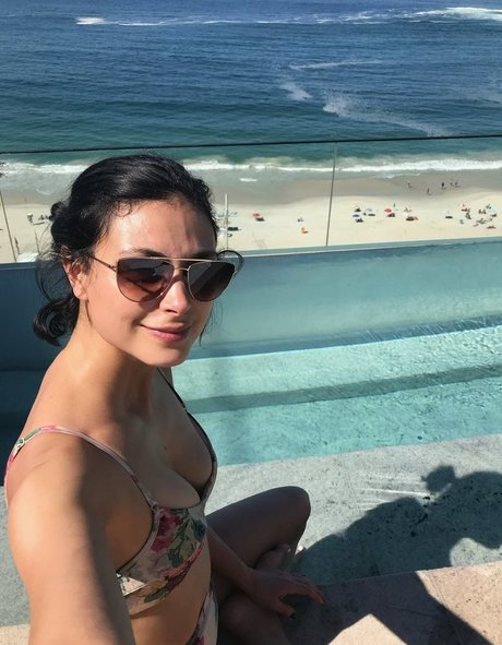 Morena Baccarin ポルノスター 素敵 写真