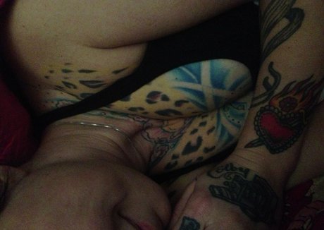 かわいいシーメールオンリーファンズ セクシーヌード 画像