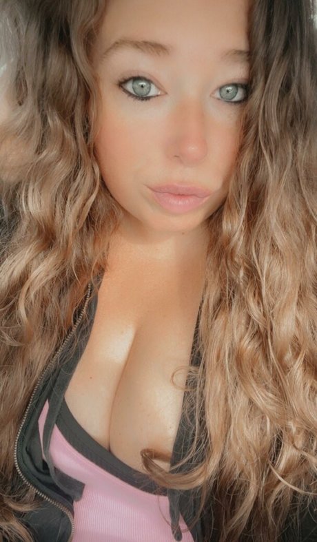 Ivy Mia ポルノスター エロティック 画像