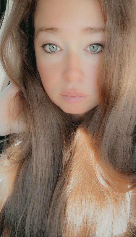 Ivy Mia ホットなポルノスター 写真