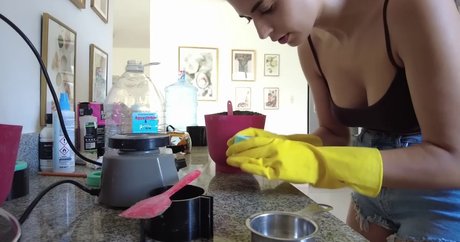 18歳以下の無料OnlyFans エロ 画像