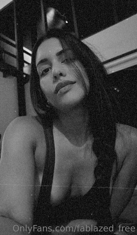 若い黒人女性オンリーファンズ 可愛い 写真