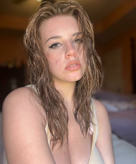 Xohalzy444 ポルノスター HD 写真