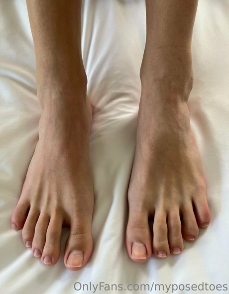 myposedtoes ポルノモデル 写真