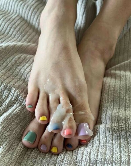 myposedtoes ポルノスター ヌード 画像