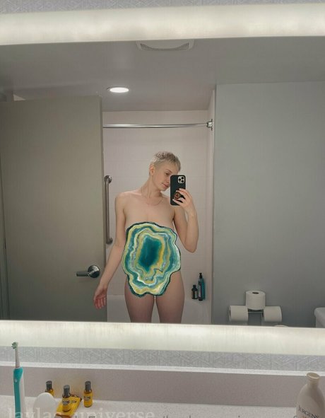 laylas universe free ポルノモデル 写真