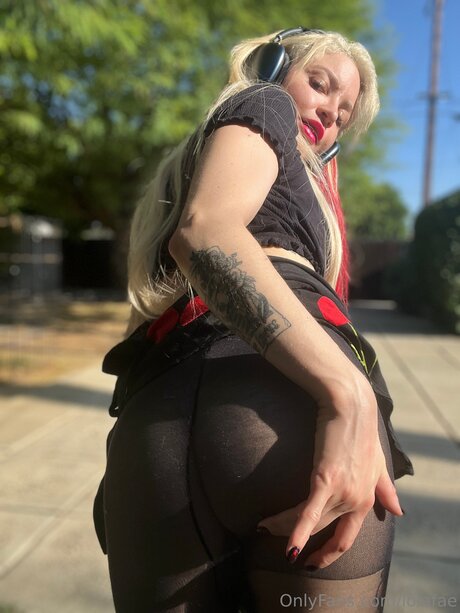 巨乳の黒人女性オンリーファンズ 限定 写真