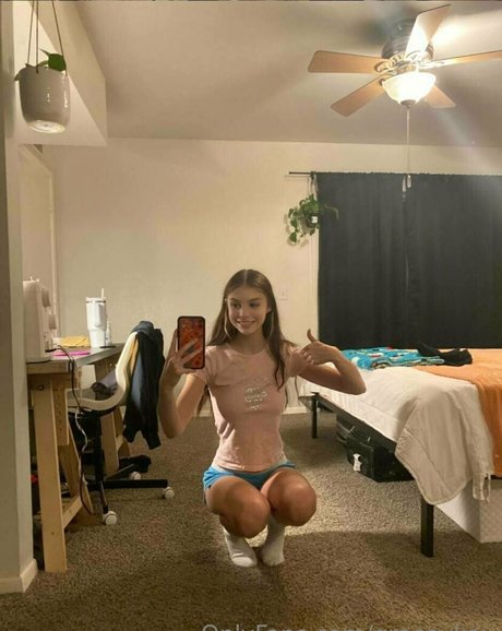 口内射精 オンリーファンズ 美しい裸 画像