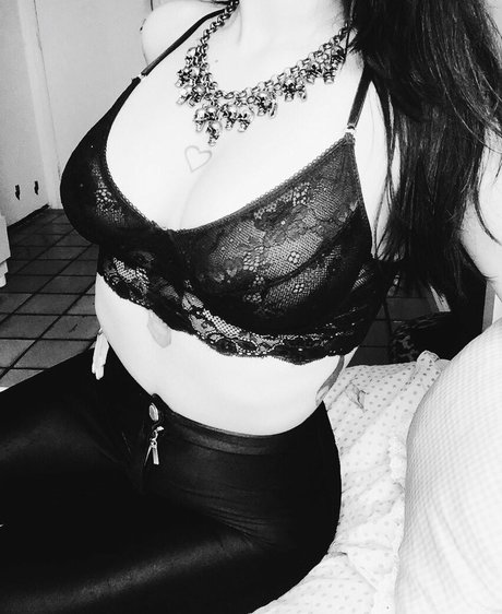 renatapalhanno アート女優 ギャラリー