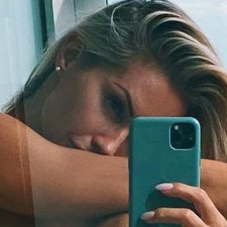 アジア人のティーンの足 オンリーファンズ ポルノ 画像