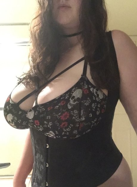 アマチュアヌードオンリーファンズ ポルノ 画像