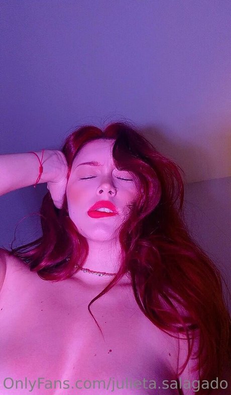 痩せた黒人ティーンのOnlyFans 可愛い 写真