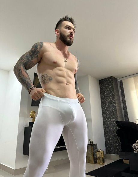 大学生カップルのオンリーファンズ 美しい裸 写真