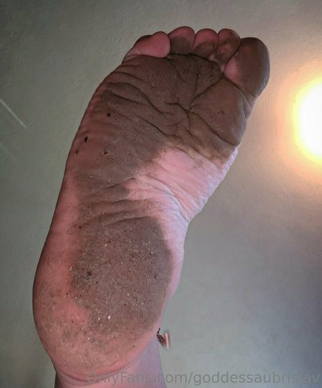 巨大なチンポを持つシーメールオンリーファンズ 無料ポルノ 写真