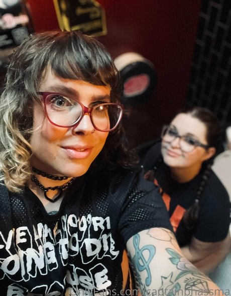 黒いお尻のオンリーファンズ アートxxx ギャラリー