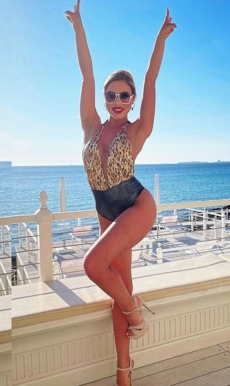 Tanya The Cat エロティックモデル 写真