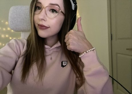 太めのブロンドオンリーファンズ 美しいヌード 画像