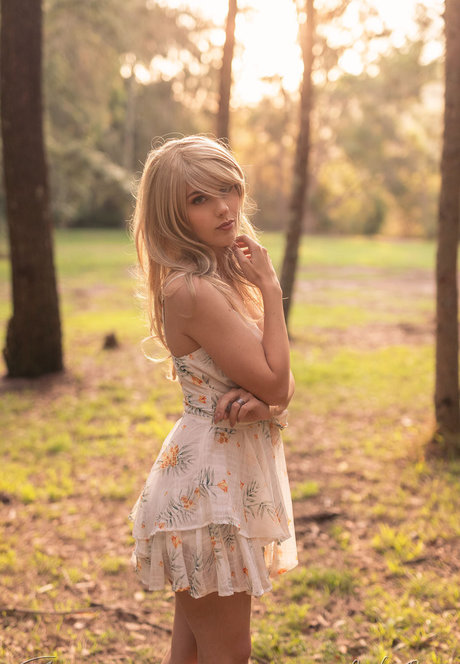 トゥインクスオンリーファンズ エロチック アーカイブ