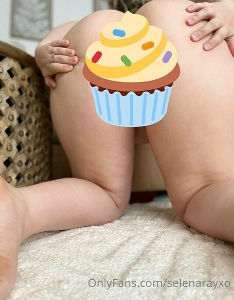 ポニーテールオンリーファンズ ポルノグラフィック 写真