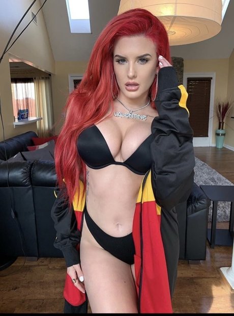 Justina Valentine エロティック女優 画像