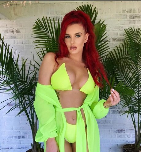 Justina Valentine アダルト女優 写真