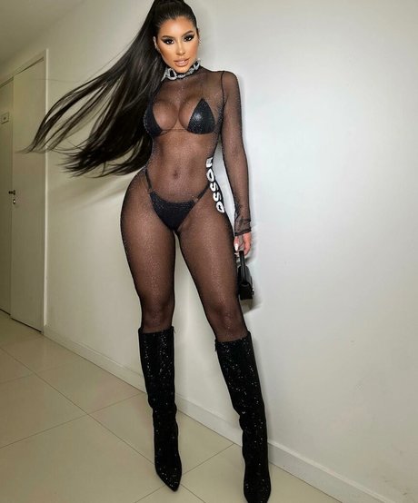 痩せたティーンのオンリーファンズ ポルノグラフィック 写真