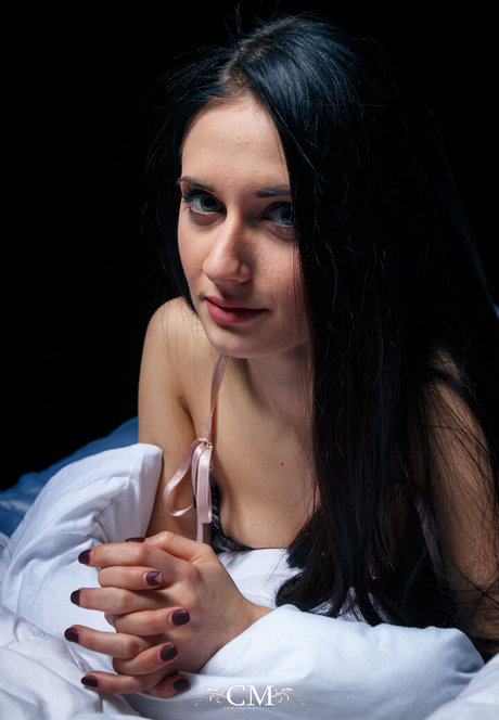 逆騎乗位 オンリーファンズ 無料セクシー 写真