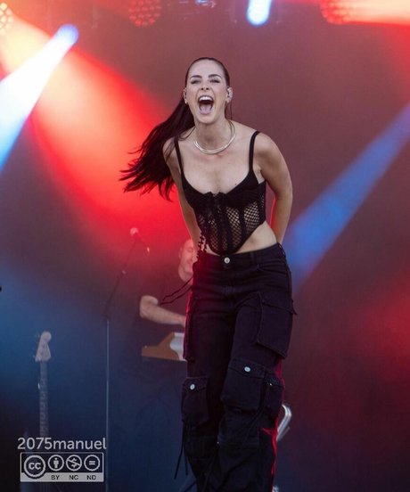 ウェブカメラ オンリーファンズ エロ 写真