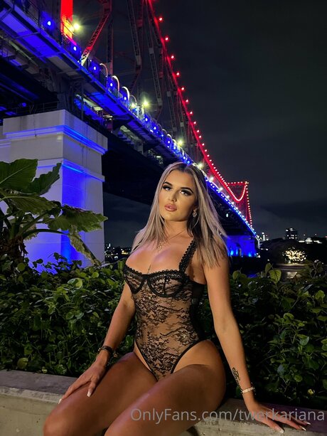 小さなオンリーファンズ ポルノ 写真