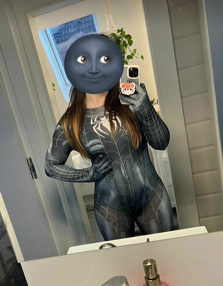 Missrage 裸のモデル 写真