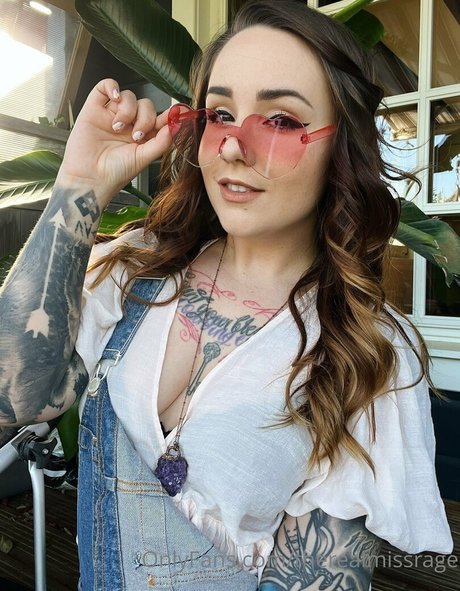 Missrage ポルノスター アート 写真