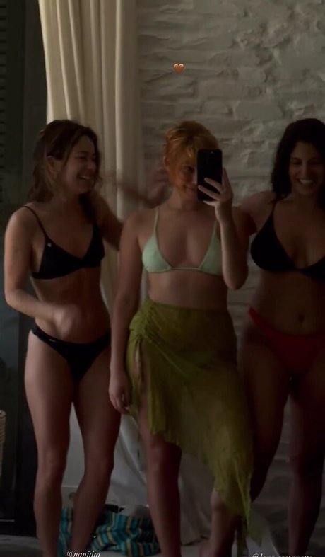 ヌード教師オンリーファンズ HD 画像