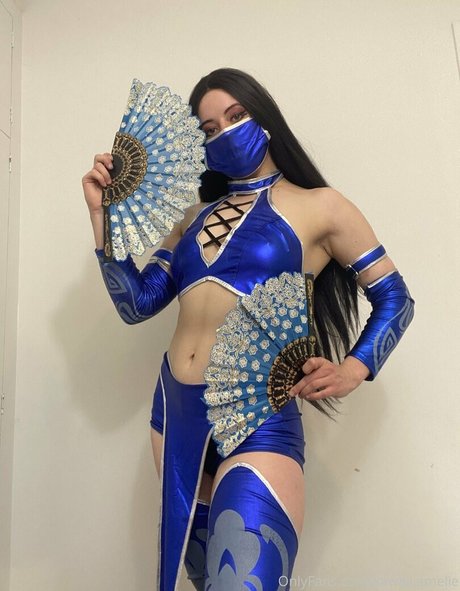 巨大なチンポを持つシーメールオンリーファンズ エロチック 画像