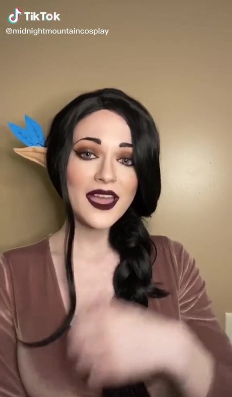 巨乳ブルネットオンリーファンズ ホットポルノ 写真