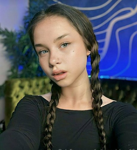 ピアス乳首オンリーファンズ 美しいxxx 写真