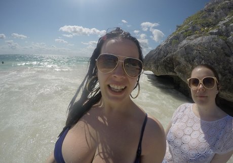 パフィーオンリーファンズ 美しい裸 画像