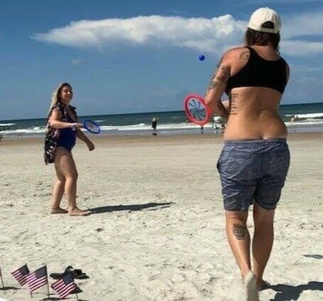 痩せたティーンのオンリーファンズ セクシー裸 写真