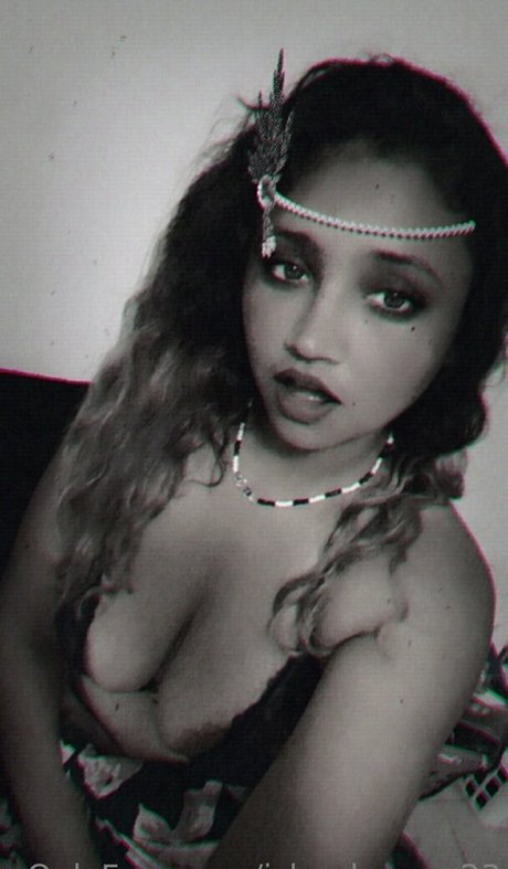 islandqueen23 スター ヌード 写真