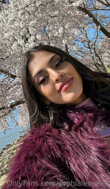 Sophialeonexo 完璧な女優 写真